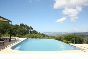 Grande villa 230 m2 avec piscine et vue mer panoramique à proximité des Plages et du Circuit Paul Ricard